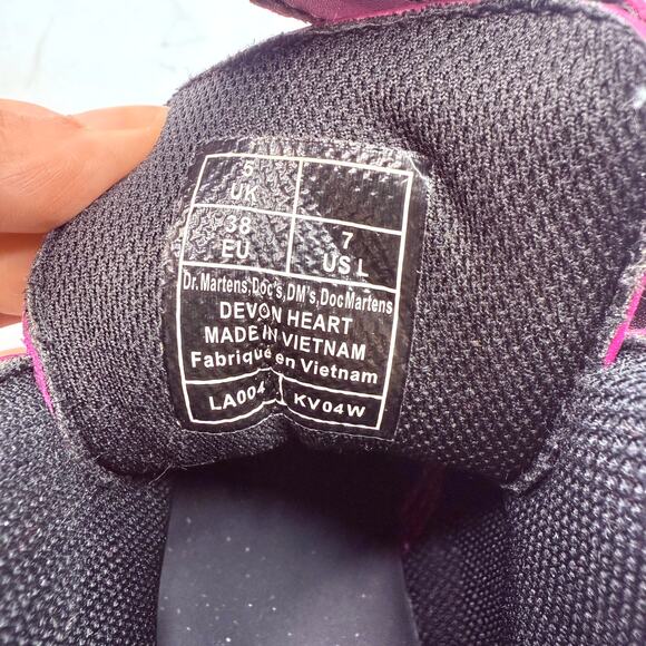 Dr. Martens Devon Heart Boots Fuchsia - Picture 10 of 12